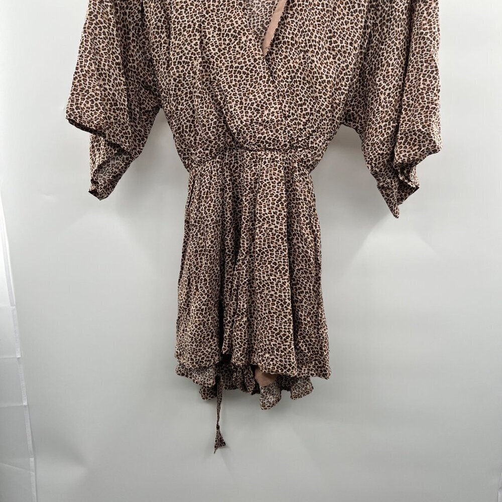 Vici Women's Animal Print V-Neck Romper Belted Size Medium 3/4 Sleeve - Picture 5 of 9